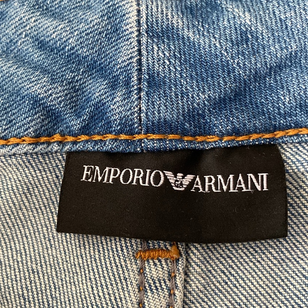 Emporio Armani Blue Flare Wide Leg Jeans
Medium washed High Rise Size 29 - Picture 12 of 17